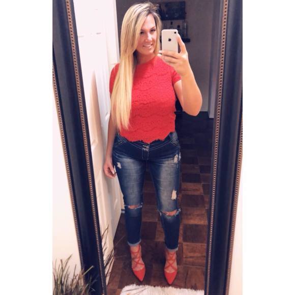 Meet your Posher, Melissa - Picture 1 of 1